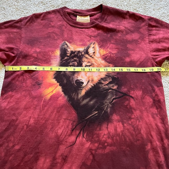 Vintage The Mountain Leather Tag Graphic Wolf T-shirt Red Tie Dye Size Medium - Picture 4 of 7